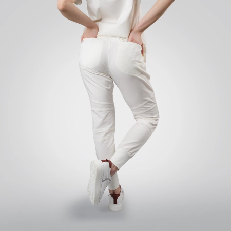 Pantaloni medicali albi de damă Okami