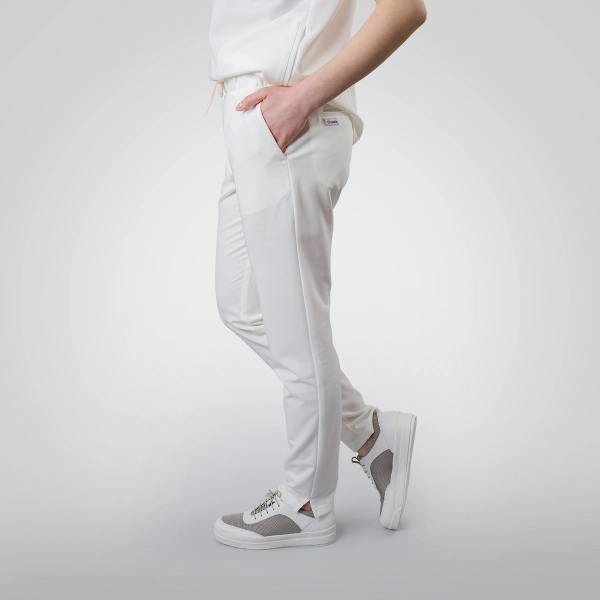 Pantaloni medicali albi de damă Crumpler